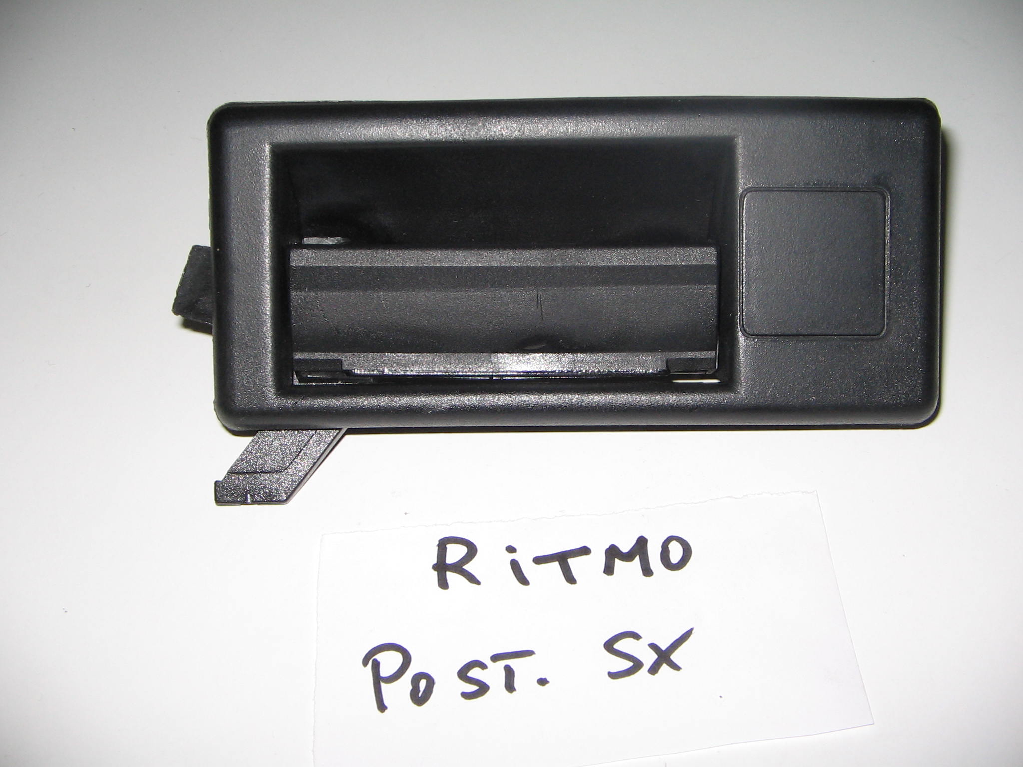 FIAT RITMO POST.SX MANIGLIA N.555